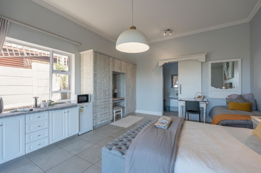 4 Bedroom Property for Sale in Cannon Rocks Eastern Cape